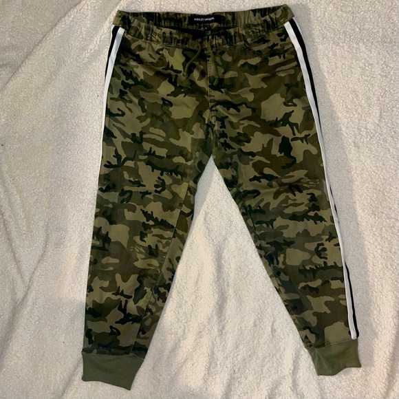 Ashley Mason Pants - Ashley Mason - Women’s (XL) Camouflage Joggers